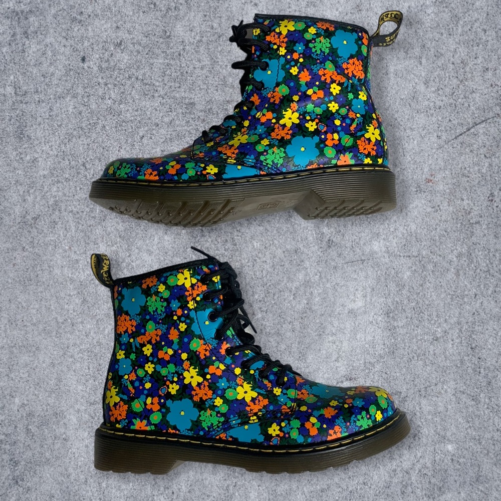 DR MARTENS DeLaney Blue Floral Combat Boots Womens